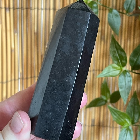 Genuine Shungite Gemstone towers - Picture 3 of 7